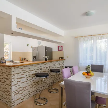 Vacation House Glorious Villa Mali Drvenik