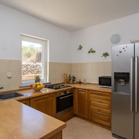 Vacation House Glorious Villa Mali Drvenik