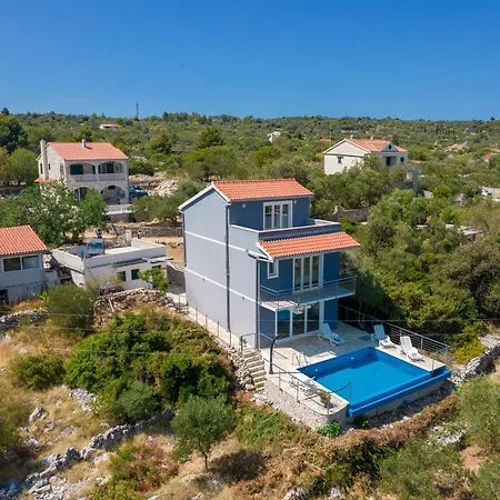 Vacation House Glorious Villa Mali Drvenik